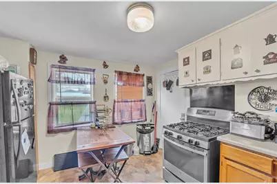 1427  Erie St, Racine, WI 53402 - Photo 7