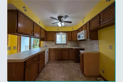 1014  Cottonwood Ct, West Bend, WI 53095 - Photo 7