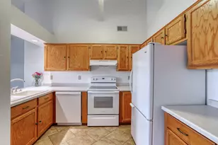 823 Quinlan Dr, Pewaukee, WI 53072 - Photo 15