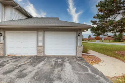 823  Quinlan Dr #E, Pewaukee, WI 53072 - Photo 31