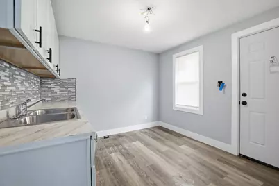 5807 W Park Hill Ave, Milwaukee, WI 53213 - Photo 7