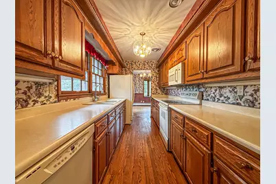 18205  Redvere Dr, Brookfield, WI 53045 - Photo 11