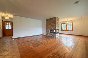 18205 Redvere Dr, Brookfield, WI 53045 - Photo 5