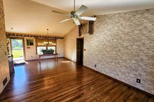 530 Valencia Dr, Delavan, WI 53115 - Photo 15