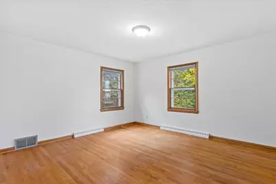 7043 N 107th St, Milwaukee, WI 53224 - Photo 21