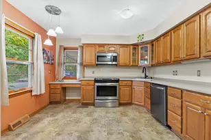 7043 N 107th St, Milwaukee, WI 53224 - Photo 13