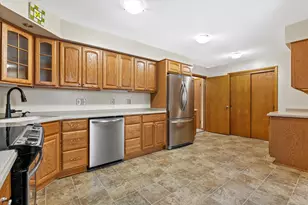 7043 N 107th St, Milwaukee, WI 53224 - Photo 15