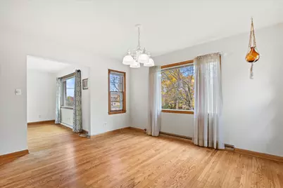 7043 N 107th St, Milwaukee, WI 53224 - Photo 9