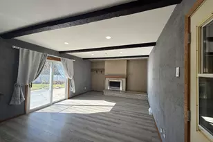 15837 W Robin Rd, New Berlin, WI 53151 - Photo 9