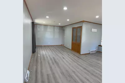 15837 W Robin Rd, New Berlin, WI 53151 - Photo 5