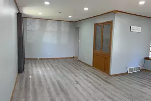 15837 W Robin Rd, New Berlin, WI 53151 - Photo 5