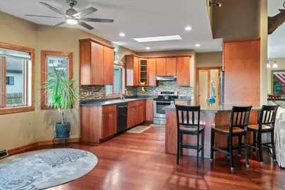 726  4th St, La Crescent, MN 55947 - Photo 5