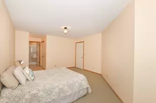 1600 W Green Tree Rd, Glendale, WI 53209 - Photo 11