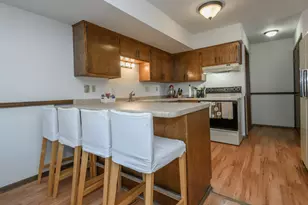 1337 Camden Way, Waukesha, WI 53186 - Photo 7