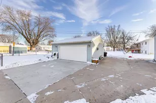 1020 Lake St, Onalaska, WI 54650 - Photo 5