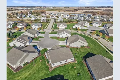 807  Bridlewood Dr #11, Hartford, WI 53027 - Photo 35