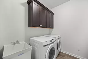 807 Bridlewood Dr, Hartford, WI 53027 - Photo 21