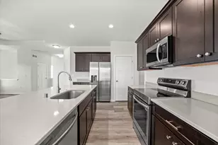 807 Bridlewood Dr, Hartford, WI 53027 - Photo 7