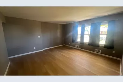 5922 N 84th St #Lower, Milwaukee, WI 53225 - Photo 9