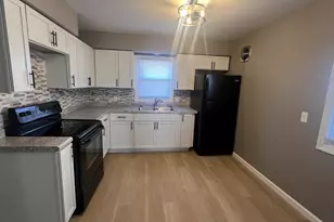 5922 N 84th St, Milwaukee, WI 53225 - Photo 3