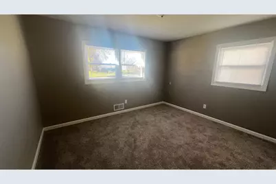 5922 N 84th St #Lower, Milwaukee, WI 53225 - Photo 17