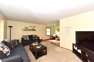 1005 Burr Oak Blvd, Waukesha, WI 53189 - Photo 5