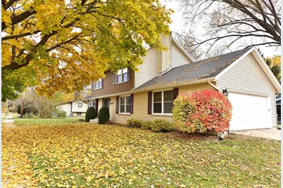 1005  Burr Oak Blvd, Waukesha, WI 53189 - Photo 39