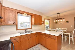 1005 Burr Oak Blvd, Waukesha, WI 53189 - Photo 11