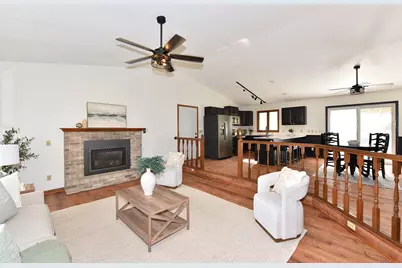 2133  Ontario Dr, Janesville, WI 53545 - Photo 3