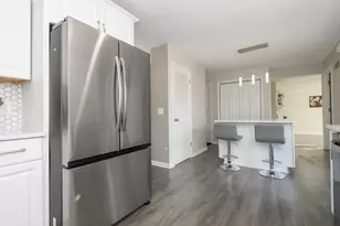 2811 Comanche Ct, Waukesha, WI 53188 - Photo 5