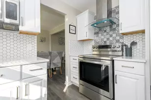 2811 Comanche Ct, Waukesha, WI 53188 - Photo 7