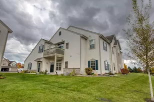 1106 Stratford Ct, Racine, WI 53406 - Photo 7