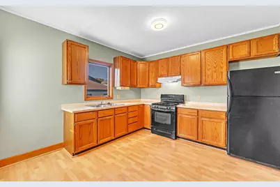 1718  Flett Ave, Racine, WI 53405 - Photo 5