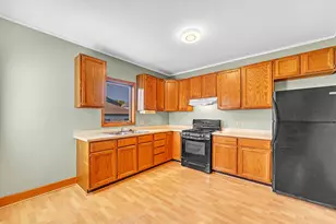 1718 Flett Ave, Racine, WI 53405 - Photo 5