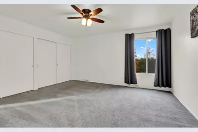 3971 W College Ave, Franklin, WI 53221 - Photo 11