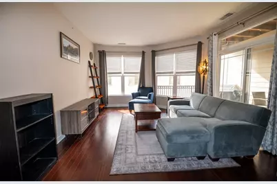 1619 N Farwell Ave #201, Milwaukee, WI 53202 - Photo 9