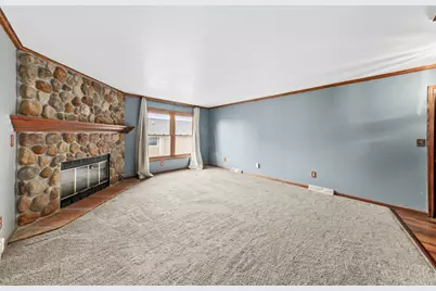 1729  Stardust Dr #B, Waukesha, WI 53186 - Photo 7