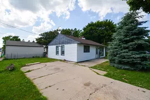 5625 N 57th St, Milwaukee, WI 53218 - Photo 11