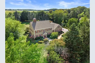 N40W33325  Woodsview Dr, Nashotah, WI 53058 - Photo 3