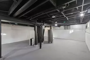 10121 W Bungalow Pkwy, West Allis, WI 53214 - Photo 35