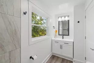 10121 W Bungalow Pkwy, West Allis, WI 53214 - Photo 27