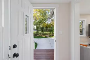 10121 W Bungalow Pkwy, West Allis, WI 53214 - Photo 7