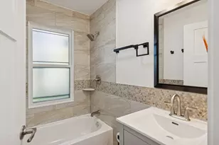 10121 W Bungalow Pkwy, West Allis, WI 53214 - Photo 31