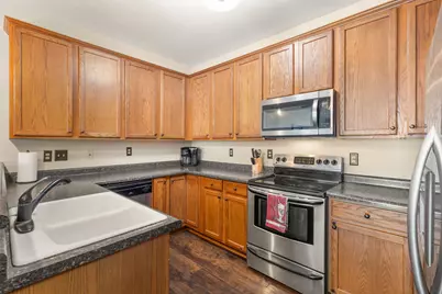 812  Timber Ridge Ct #10, Waukesha, WI 53189 - Photo 9