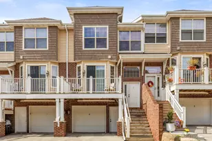 812 Timber Ridge Ct, Waukesha, WI 53189 - Photo 1