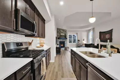 W204N17637  Laurel Pl #402, Jackson, WI 53037 - Photo 9