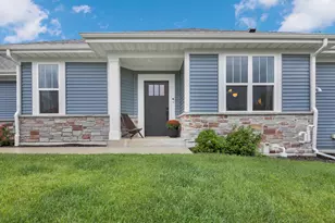 W204N17637 Laurel Pl, Jackson, WI 53037 - Photo 1