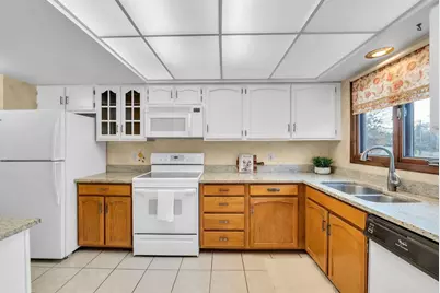 705 S Lake Shore Dr #2G, Lake Geneva, WI 53147 - Photo 13