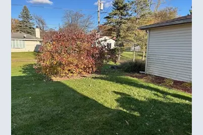 7650 N Delta Pl, Milwaukee, WI 53223 - Photo 7