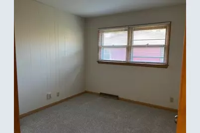 7650 N Delta Pl, Milwaukee, WI 53223 - Photo 19